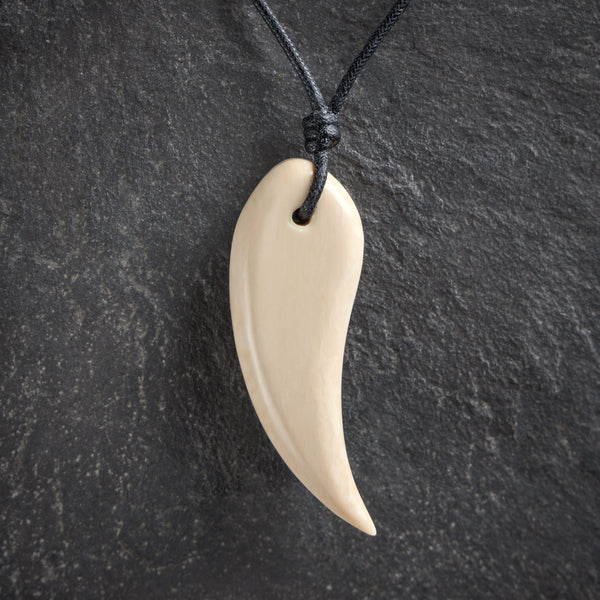Pendentif en ivoire de mammouth «Dent»