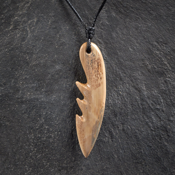 Pendentif en ivoire de mammouth «Harpon»